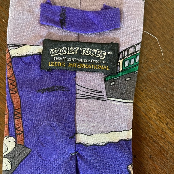 Looney Tunes Necktie - Picture 4 of 5
